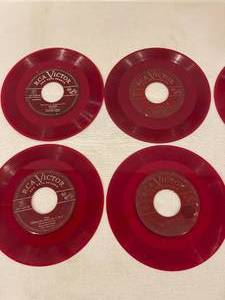 lot 110 image: 7 Vintage RCA Translucent 45s