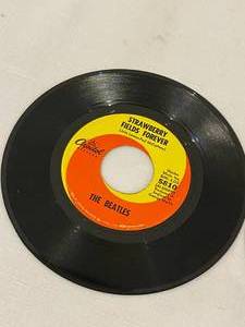 lot 112 image: 3 Beatles 45s
