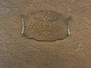 lot 117 image: Vintage Silverstone Radio
