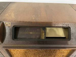 lot 139 image: Trav-Lor Radio Corp Radio