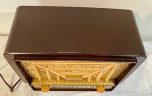lot 21 image: Vintage Westinghouse Radio
