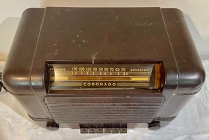 lot 14 image: Coronado Standard Broadcast Radio