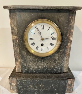 lot 13 image: Vintage Marble Clock