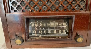 lot 16 image: General Electric Radio