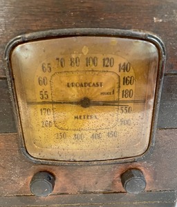 lot 29 image: RCA Victor Radio