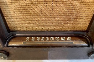 lot 36 image: Vintage Airline Radio