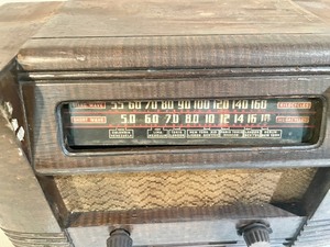 lot 166 image: Vintage Radio