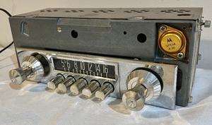 lot 164 image: Vintage Car Radio