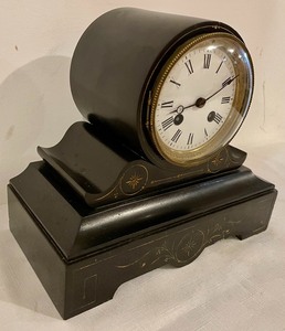 lot 174 image: Charming  Vintage Mantle Clock