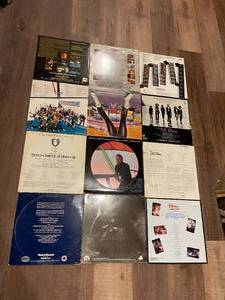 lot 252 image: Showtunes Album Lot