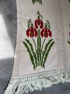 lot 268 image: Floral Afghan