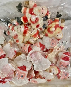 lot 302 image: Plastic Cake and Cupcake Decor