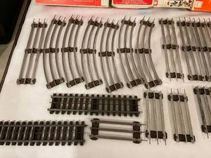 lot 352 image: Vintage Train Tracks and Lionel Accessories