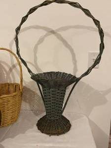 lot 368 image: Wicker Lot