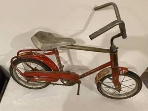 lot 393 image: 1950s Bike