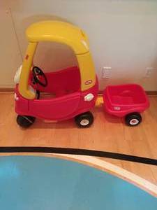 Little Tikes Cozy Coupe with trailer