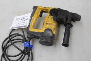 lot 356 image: DeWalt D25303  12 SDS Rotary Hammer Steel Drilling