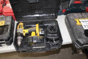 lot 369 image: DeWalt DCD940 18V Cordless  12 XRP DrillDriver  with Plastic Case, Batteries (x2), Charger