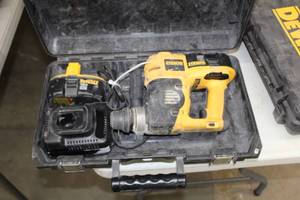 lot 362 image: DeWalt DC212 18V Cordless SDS Hammer  with Plastic Case, Batteries (x2), Charger