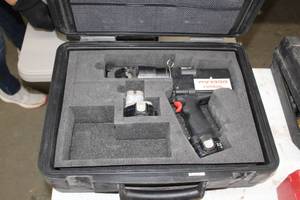 lot 412 image: Elpress PV1300 12V Cordless Crimping Tool  with Plastic Case