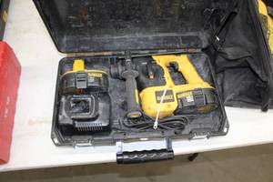 lot 407 image: DeWalt DC212 18V Cordless SDS Hammer  with Plastic Case, Batteries (x2), Charger