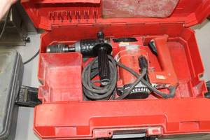 lot 404 image: Hilti TE 22 Rotary Hammer Drill  with Plastic Case