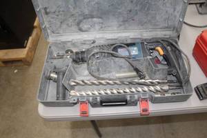 lot 405 image: Bosch 11224VSR Bulldog Drill  with Plastic Case
