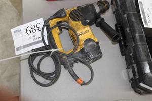lot 389 image: DeWalt D25313 L-Shape Three Mode SDS  with Plastic Case