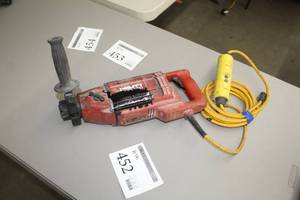 lot 452 image: Hilti DD100M Diamond Coring Drill