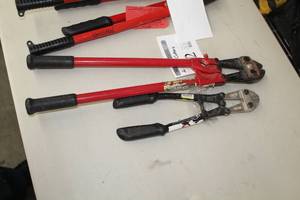lot 432 image: Lot of (2) Bolt Cutters