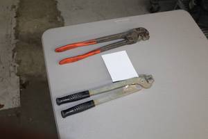 lot 442 image: Lot of (2) Cable Cutters