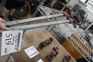 lot 519 image: Lot of (2) Ridgid Pipe Thread Wrenches  - 2-12, 3-12