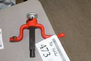 lot 473 image: Pipe Vise