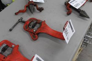 lot 484 image: Ridgid Pipe Clamp