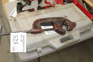 lot 523 image: Ridgid No. 4-S Heavy Duty Pipe Cutter