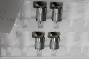 lot 585 image: Lot of (4) Carbon Brush Motor RS-385PH-16140