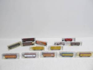 lot 169 image: Lot of 14 Assorted N Scale Train Cars