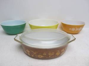 lot 182 image: Group of assorted PYREX Bowls