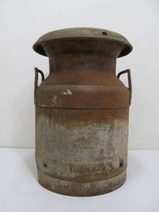 lot 122 image: Vintage Smaller Sized SUPERIOR Saint Paul Dairy Milk Can