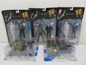 lot 134 image: Lot of 5 X-FILES Action Figures