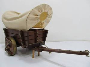 lot 168 image: Working Vintage Covered Wagon Lamp