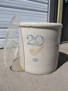 lot 72 image: Orig 20 Gallon RED WING Stoneware Crock Table