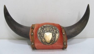lot 259 image: Vintage Buffalo Horn Wall Mount