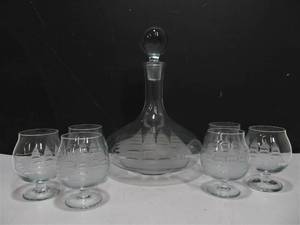 lot 262 image: Quality Vintage Etched Crystal Ship Decanter w6 Matching Glasses