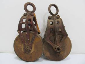 lot 227 image: Nice Group of 3 Antique Industrial Pulleys