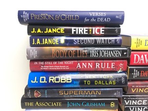 lot 306 image: Large Lot of Hardcover ThrillerMystery Novels
