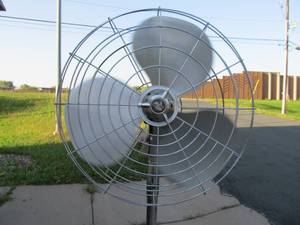 lot 352 image: Heavy Duty Industrial EMERSON Floor Column Type 120 Warehouse Fan