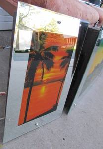 lot 353 image: Lot of 5 Mirrored Wall Decorations wSound