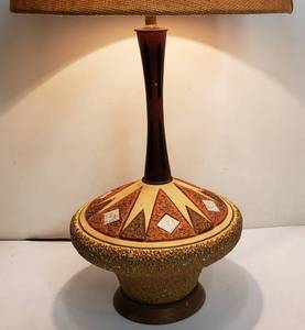 lot 355 image: Vintage Mid Century BERTOLO Teak Wood Chalk Atomic Italian Lamp
