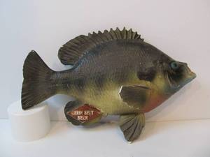 lot 32 image: Vintage GRAIN BELT Chalkware Sunfish Beer Sign Plaque